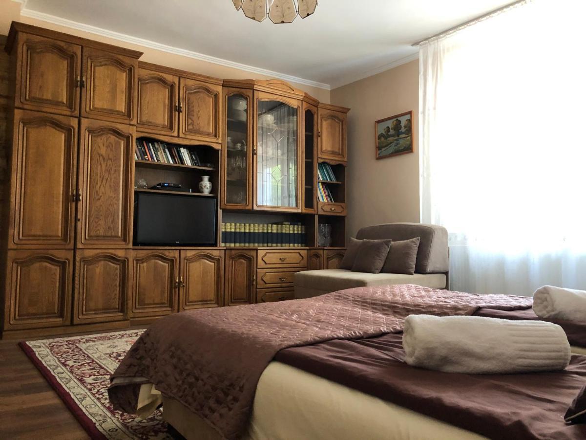 Renata Vendeghaz Hotell Eger Exteriör bild