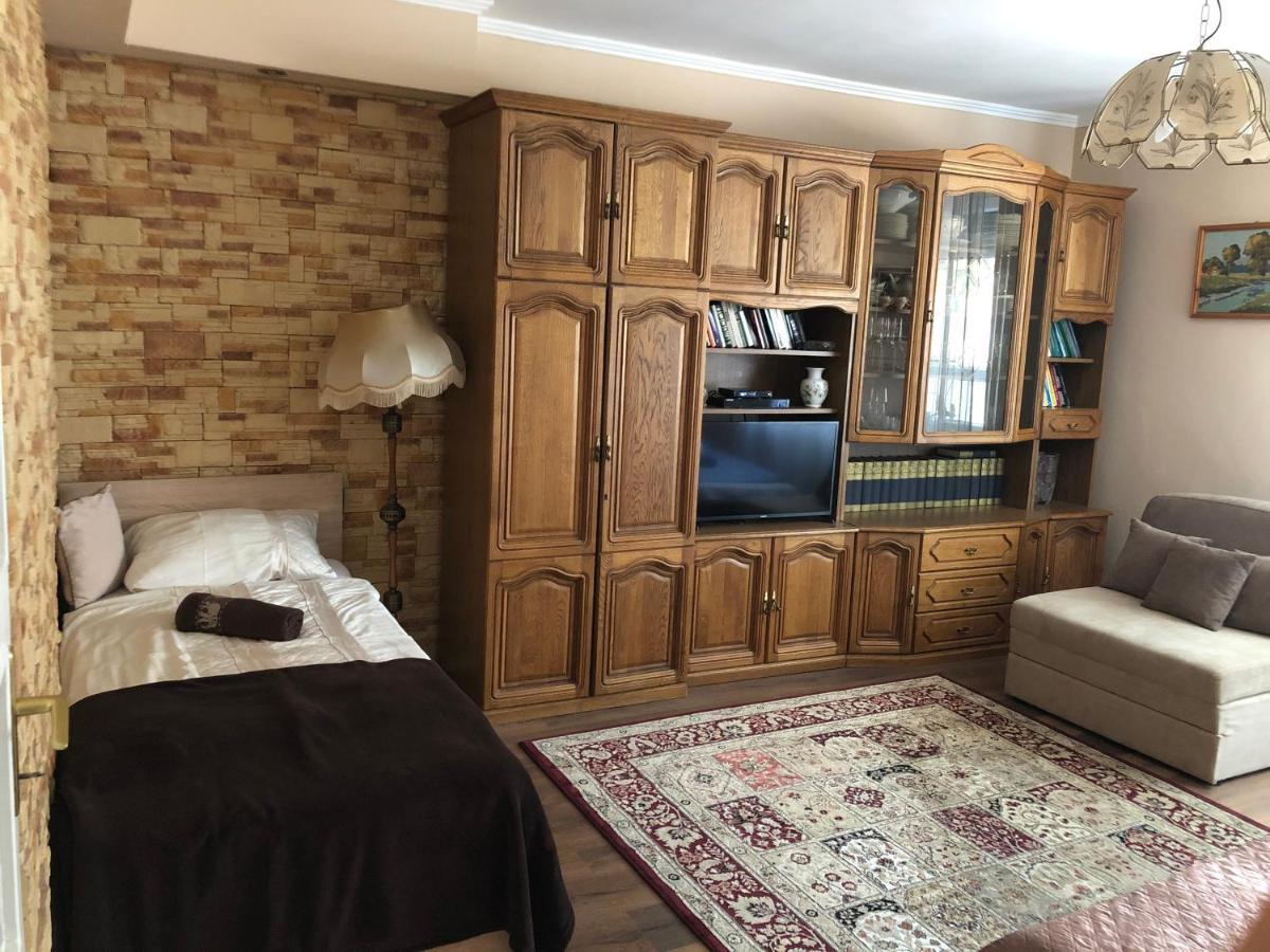 Renata Vendeghaz Hotell Eger Exteriör bild