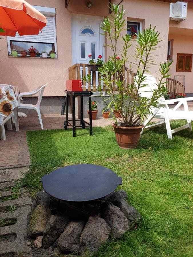 Renata Vendeghaz Hotell Eger Exteriör bild