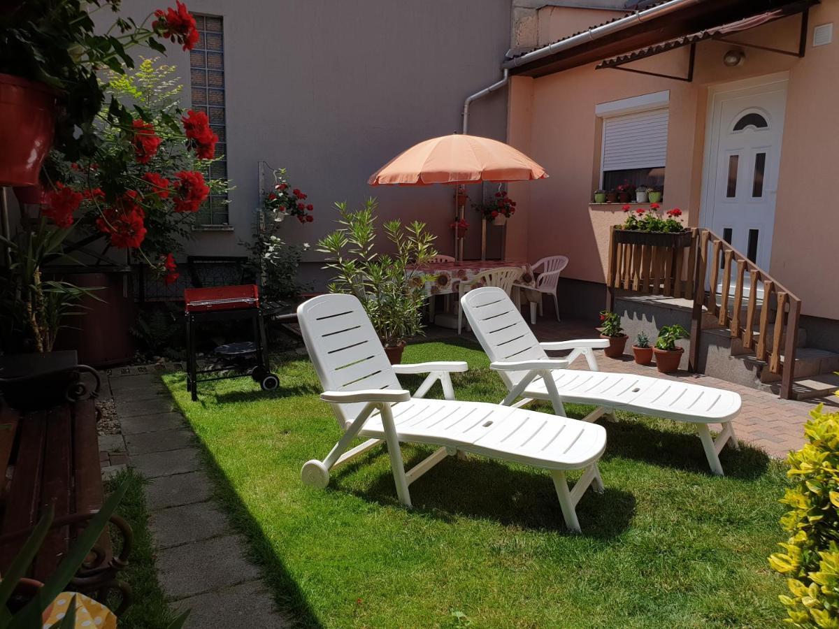 Renata Vendeghaz Hotell Eger Exteriör bild